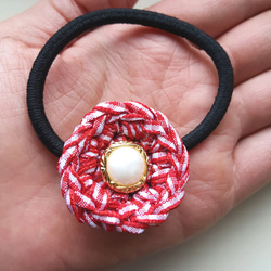 【送料無料】クロシェとボタンのヘアゴム【レッドチェック】 2枚目の画像