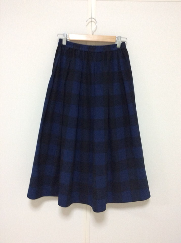 起毛ブロックチェック(ブルー)のギャザースカート 2枚目の画像