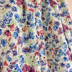 綿ローンの花柄プリントのギャザースカート 4枚目の画像