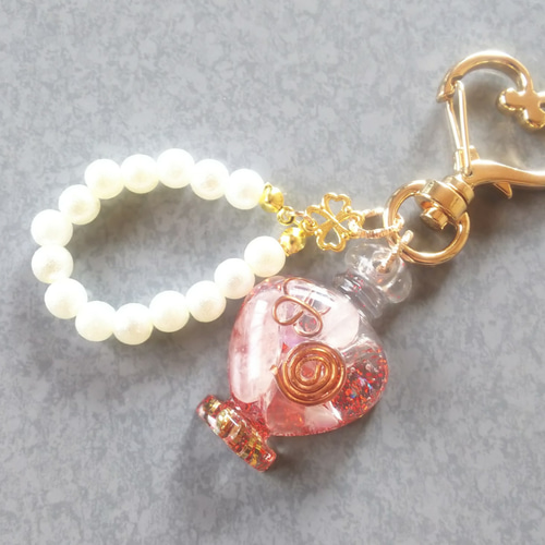 癒しのオルゴナイト❤️ムーンストーン＋ルビーの香水瓶型♡ 癒しのオルゴナイト❤️ムーンストーン＋ルビーの香水瓶型