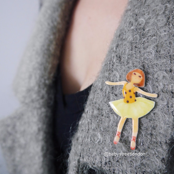（ガールオリジナルイラストオープンハートバレエ）バレエ少女/ピンブローチ - 小さなQのイラストシリーズ 3枚目の画像