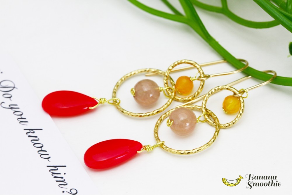 揺れ動くビビットピンク フューシャピンクカルセドニー 14kgf 大振りピアス