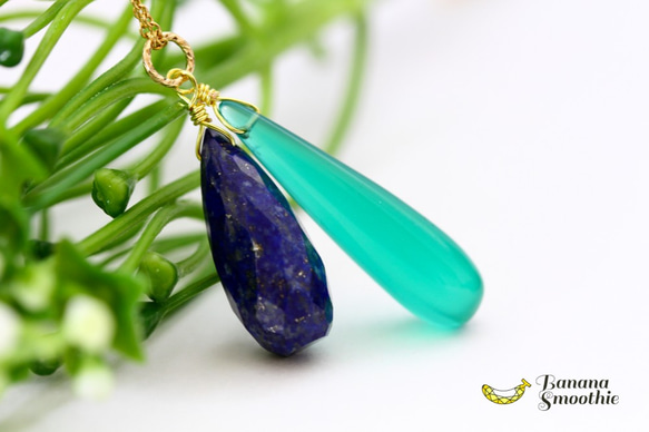 まるでおとぎ話の世界へ グリーンオニキス × ラピスラズリ 細長ドロップ 14kgfネックレス 1枚目の画像