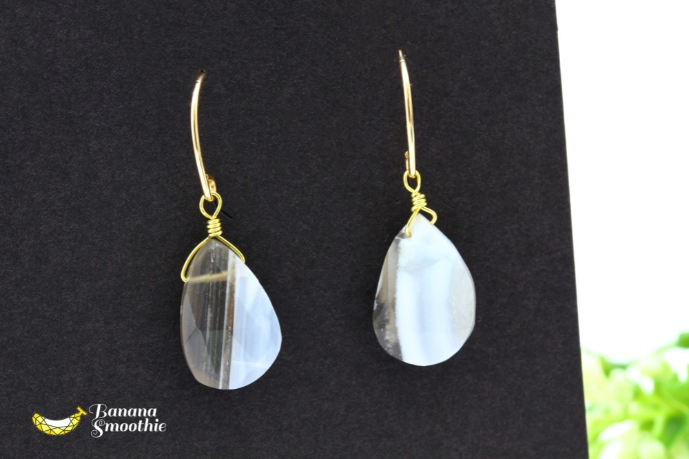 バイカラーで耳元から印象的に♡インド産 ストライプブルーオパール ペアシェイプ 14kgfピアス 10月誕生石