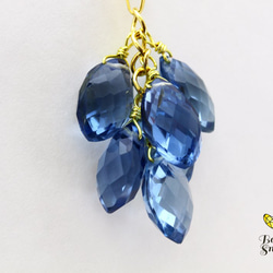 味わい深いブルーが魅力 ロンドンブルークォーツ マーキス 14kgf ぶどうネックレス 3枚目の画像