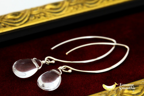 シンプルで上品 4月誕生石 水晶(クリスタル) ペアシェイプ プレーン Vシェイプピアス Silver925 1枚目の画像