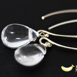 シンプルで上品 4月誕生石 水晶(クリスタル) ペアシェイプ プレーン Vシェイプピアス Silver925 4枚目の画像