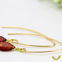 小顔効果あり ガーネット ブリオレットカット Vシェイプピアス 14kgf 2枚目の画像