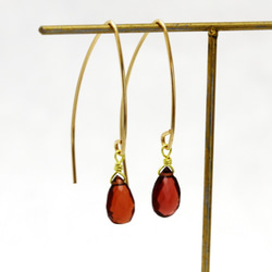 小顔効果あり ガーネット ブリオレットカット Vシェイプピアス 14kgf 3枚目の画像