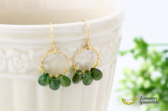 幸せを永遠に グリーンアパタイト 小粒ペアシェイプ 14kgf デザインピアス 1枚目の画像