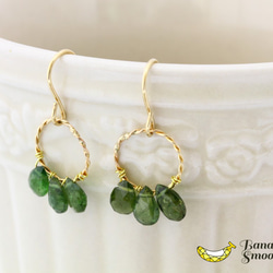 幸せを永遠に グリーンアパタイト 小粒ペアシェイプ 14kgf デザインピアス 4枚目の画像