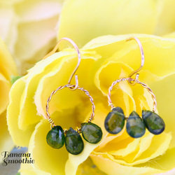 幸せを永遠に グリーンアパタイト 小粒ペアシェイプ 14kgf デザインピアス 5枚目の画像