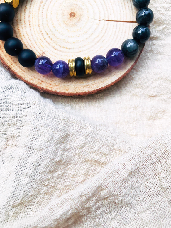ELA handmade [ 獨家設計 ］-［能量之石］ 天然石手環 鈦赫茲石 紫水晶 鷹眼石 黑瑪瑙 第2張的照片