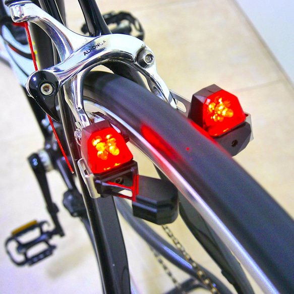 狩りの運動エネルギーを「バッテリーフリーの自己生成自転車ライト」XBAT-D + V 4枚目の画像