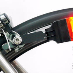 動能獵取「無電池自發電自行車燈」Xbat-C 限量配色 第2張的照片