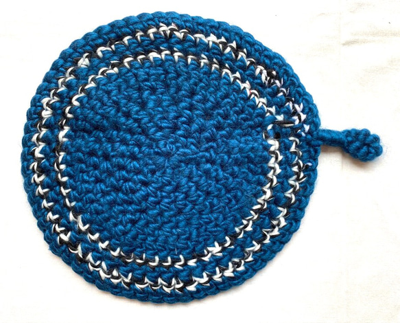 手編み鍋敷き　紺色 3枚目の画像