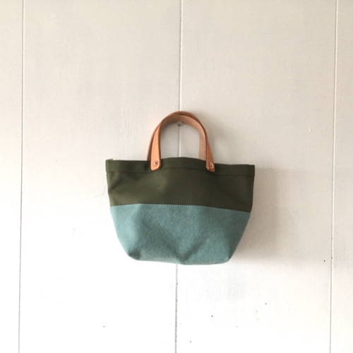 受注製作】カーキ色と空色の小さな鞄 トートバッグ 青空鞄 通販  