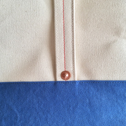 【在庫1】トリコロール！青空色×生成りの鞄 赤ステッチ 6枚目の画像