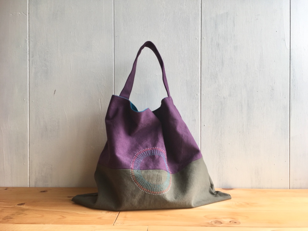 【受注製作】葡萄色とカーキグレーの三角鞄