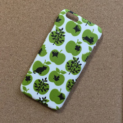 青りんごと森の中 iPhoneケース 1枚目の画像