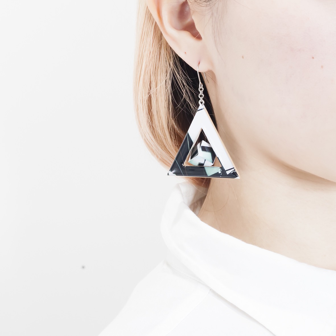 triangle cubeピアス/イヤリング(mono)