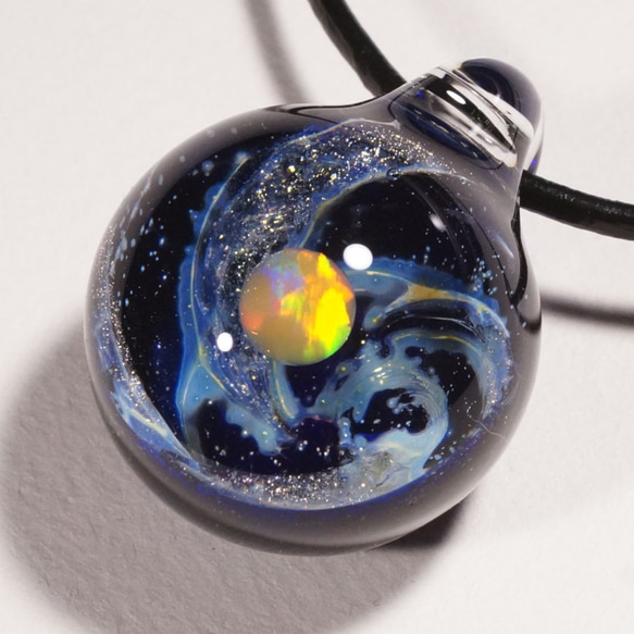 【Yasuda Glass】 ガラスの小宇宙　オレンジオパール ペンダント　(S427O) 2枚目の画像