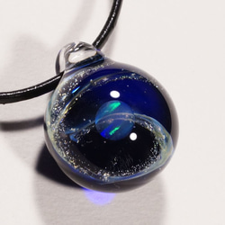 【Yasuda Glass】 ガラスの小宇宙　クリスタルオパール ペンダント　No.CS738C 2枚目の画像