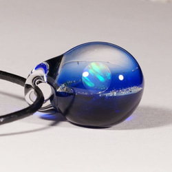 【Yasuda Glass】 ガラスの小宇宙　クリスタルオパール ペンダント　No.CS738C 4枚目の画像