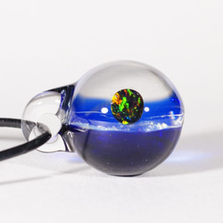 【Yasuda Glass】 ガラスの小宇宙　SpaceBallオパール ペンダント　No.SC1118B 4枚目の画像