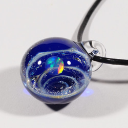 【Yasuda Glass】 ガラスの小宇宙　レインボーオパール ペンダント　No.RC1269S 3枚目の画像