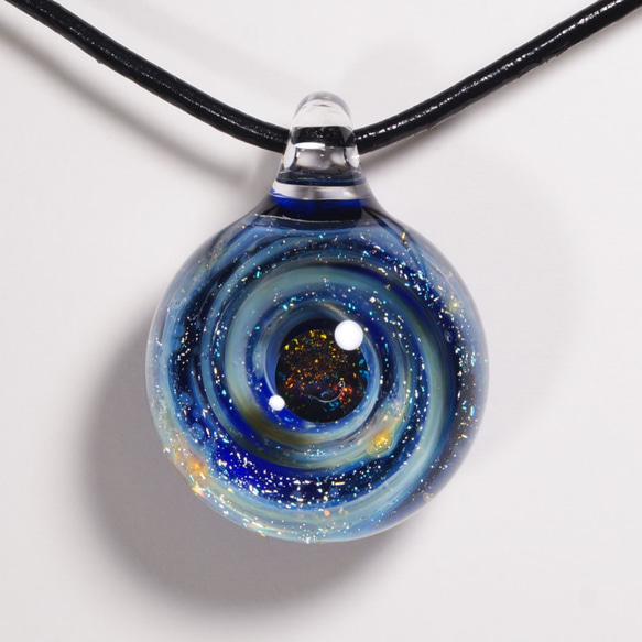 ガラスの小宇宙 ホワイトオパール ペンダント Yasuda Glass；No