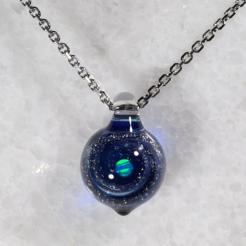 【メーカー公式ショップ】 ガラスの小宇宙 ブラックオパール ペンダント Yasuda Glass；No ネックレス、ペンダント、チョーカー