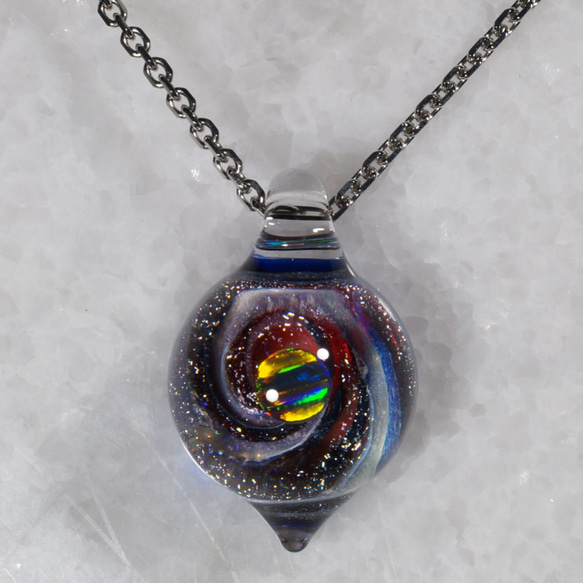 ガラスの小宇宙 ブラックオパール ペンダント Yasuda Glass；No