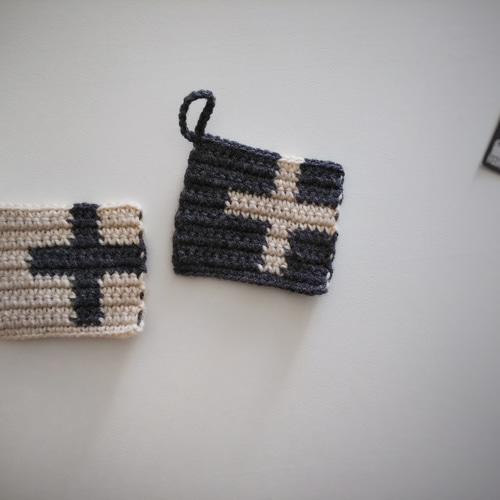 ☆2枚セット☆ エコたわし アクリルたわし 北欧 クロス柄 濃グレー