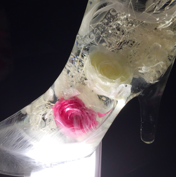 【優しさのpink in White】ハーバリウム フラワリウム 花 結婚 誕生日 プレゼント ギフト ラッピング白 1枚目の画像