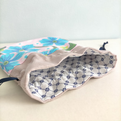 ドイツヴィンテージ生地 スカート屋さんが作った巾着ポーチ ピンクにブルーのお花柄巾着 6枚目の画像