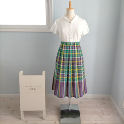 【特集掲載】タイのかわいいチェック柄伝統布 紫×緑 レトロスカート Sサイズ 2枚目の画像