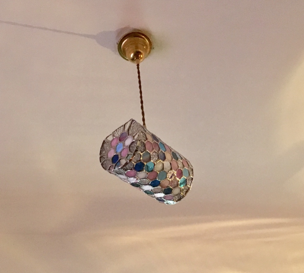 『Jewel night』円筒形ペンダント灯:ピンク〜ブルー系 ガラス ベイビュー