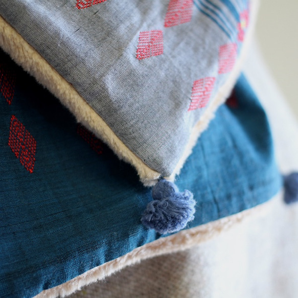 チン族手織り綿とオーガニックコットンファーのマフラー【ブローチ付き】 6枚目の画像