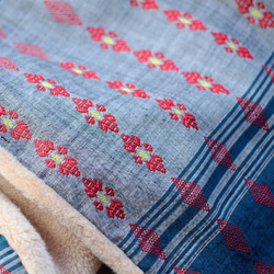 チン族手織り綿とオーガニックコットンファーのマフラー【ブローチ付き】 7枚目の画像