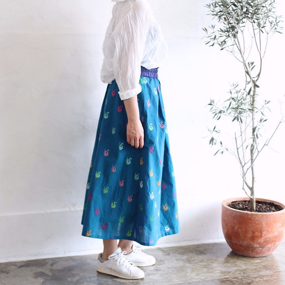 SALE★ミャンマーの手織り綿ギャザースカート【ダック柄ターコイズブルー】 5枚目の画像
