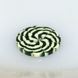 アメリカンビンテージ　キャンディーグリーン　プラスチックボタン（2個）１８ｍｍ　　『Twistツイスト』 3枚目の画像