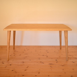 無垢クリ（栗の木）優しい形のダイニングテーブル・ナチュラル仕上げ※（オーダー可！） 2枚目の画像