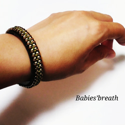 sold out  　ビーズとレザーのブレスレット　マグネットタイプ　Babies’breath 4枚目の画像