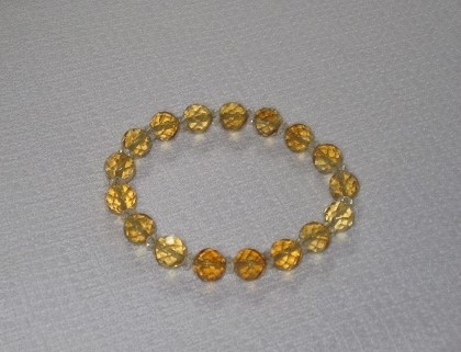 ☆ミラーカットシトリンのブレスレット☆キラキラとカットが輝き、富を引き寄せるパワーがあります。