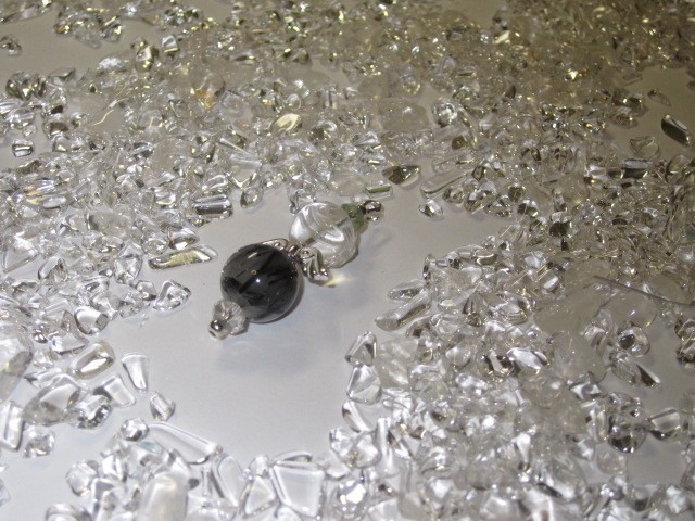 幸運を呼ぶ,天使,招き猫立体型、ブラックルチル,シルバー925ペンダントトップ