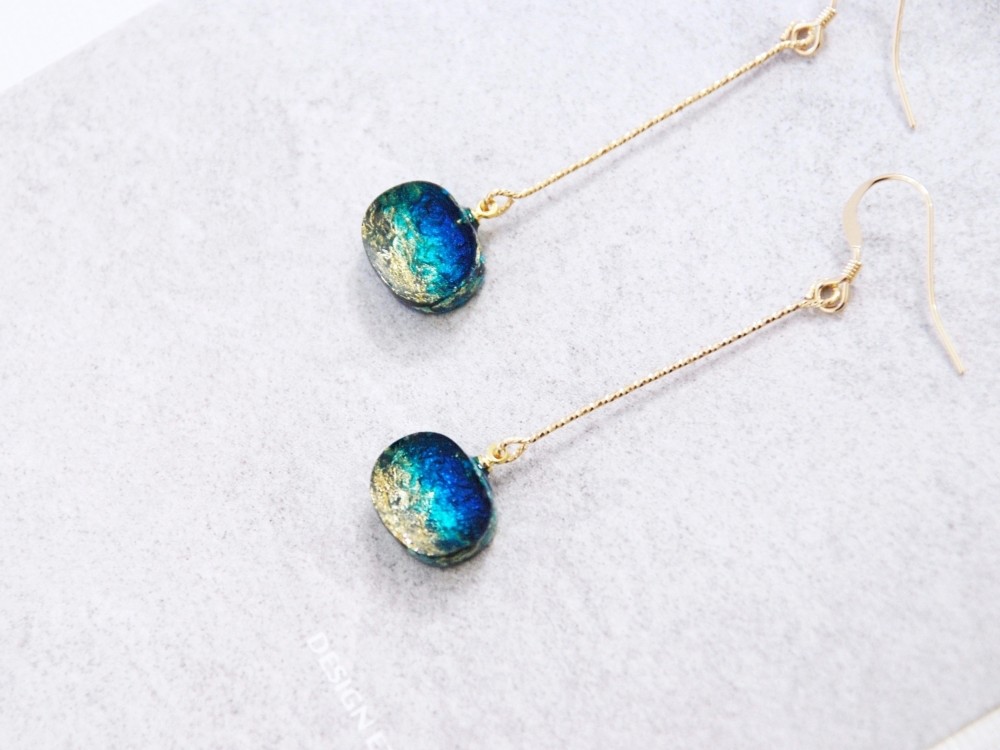 ミズタマリ 14kgf 青い結晶ピアス（フック）