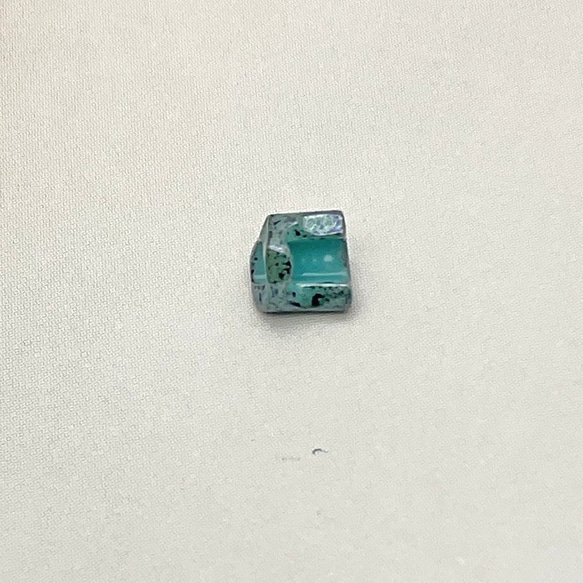 CUBEビーズ4mm 15g 　グレーラインクリスタル　CUBE3-LiGr  四角 マクラメ編み　ビーズ刺繍　 10枚目の画像