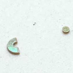 かなり小さいスパンコール 平丸2.5ｍｍ ジャスミンゴールドAB　ビーズ刺繍  3g  SP16-roJg 4枚目の画像
