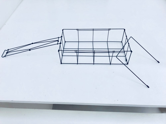 すべてワイヤーで作ったボックスティッシュケース 6枚目の画像